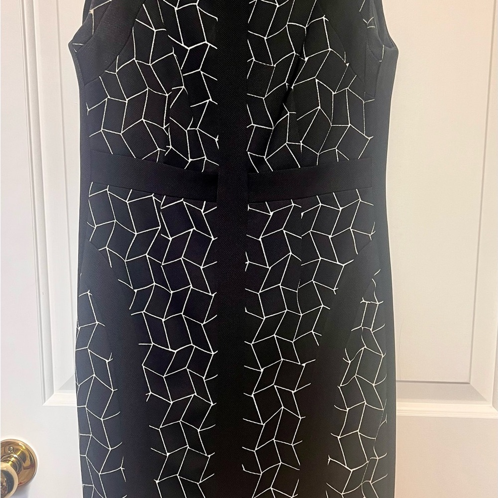 Donna Morgan Black and White Geometric Midi Dress
